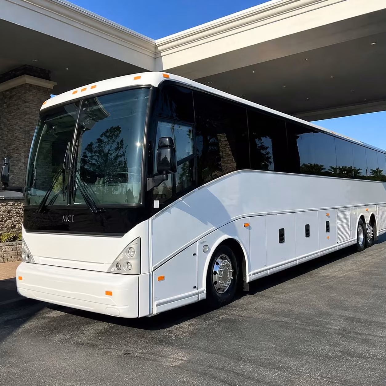 bringing out of town wedding guests into rockwall book an airport shuttle bus