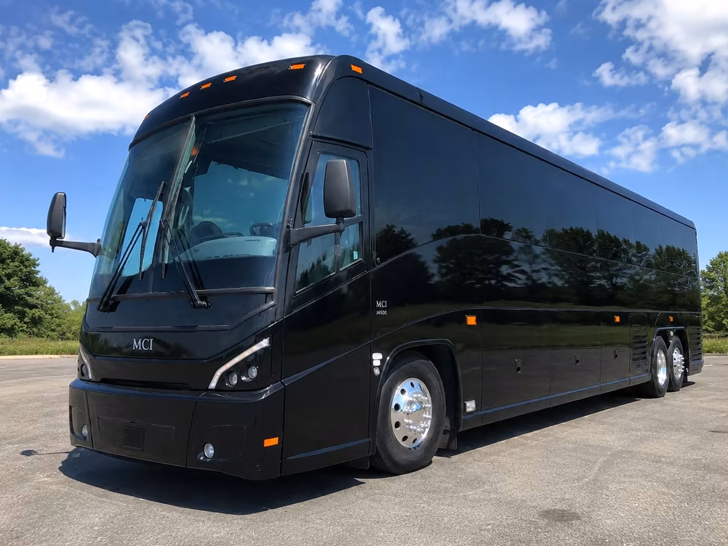 charter bus rentals for rockwall corporate team building events