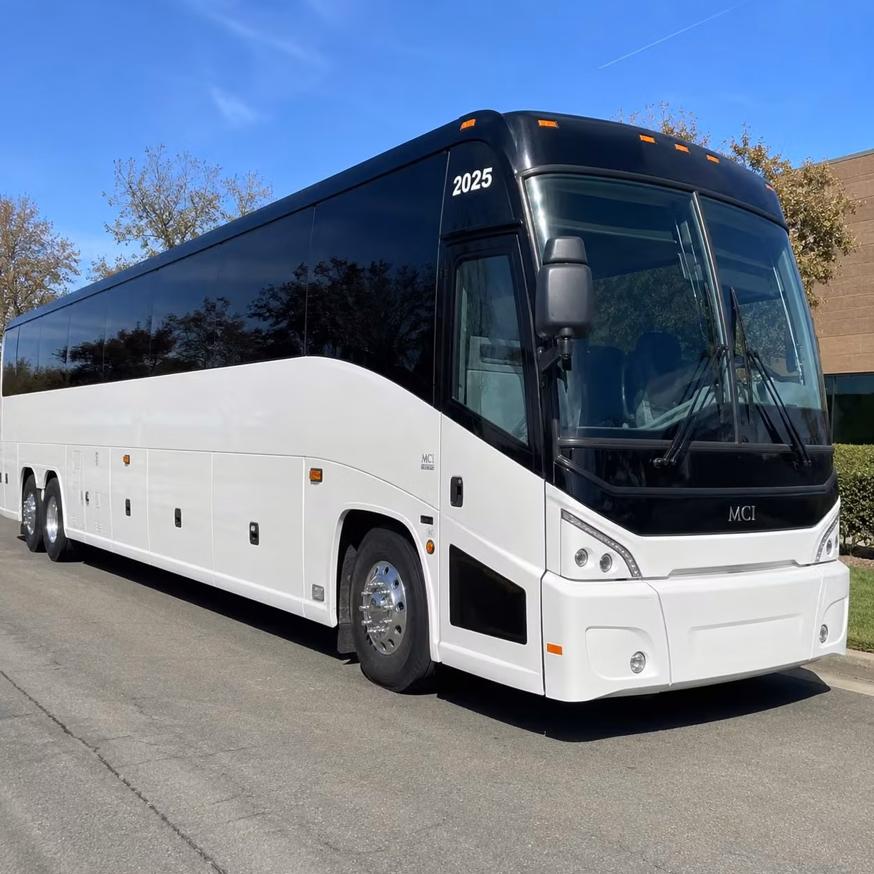 corporate event bus rentals for rockwall business conferences and retreats